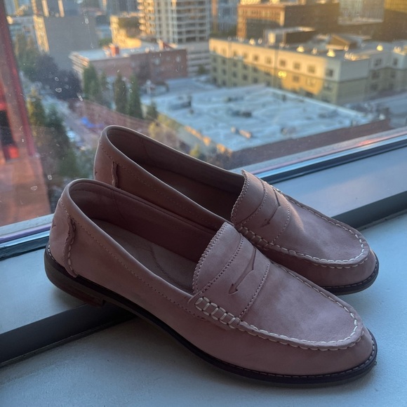 Sperry Shoes - Women's Seaport Penny Leather Loafer Pale Pink